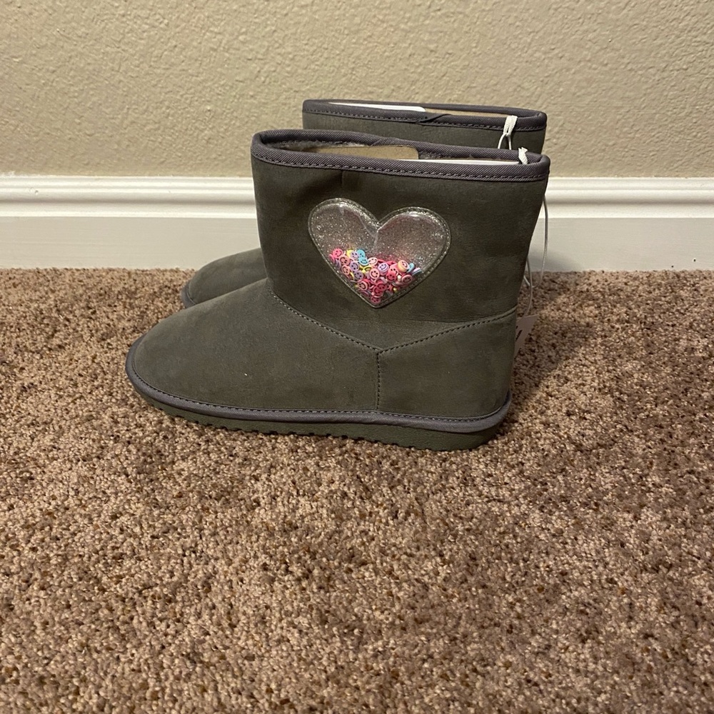 Brand New Girls Boots - Picture 2 of 6